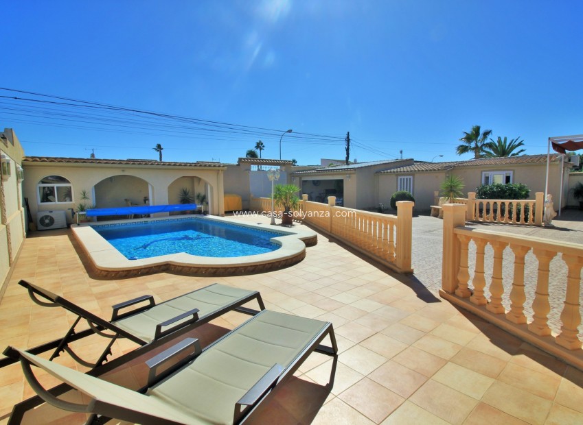Resale - Villa - Torrevieja - La Siesta