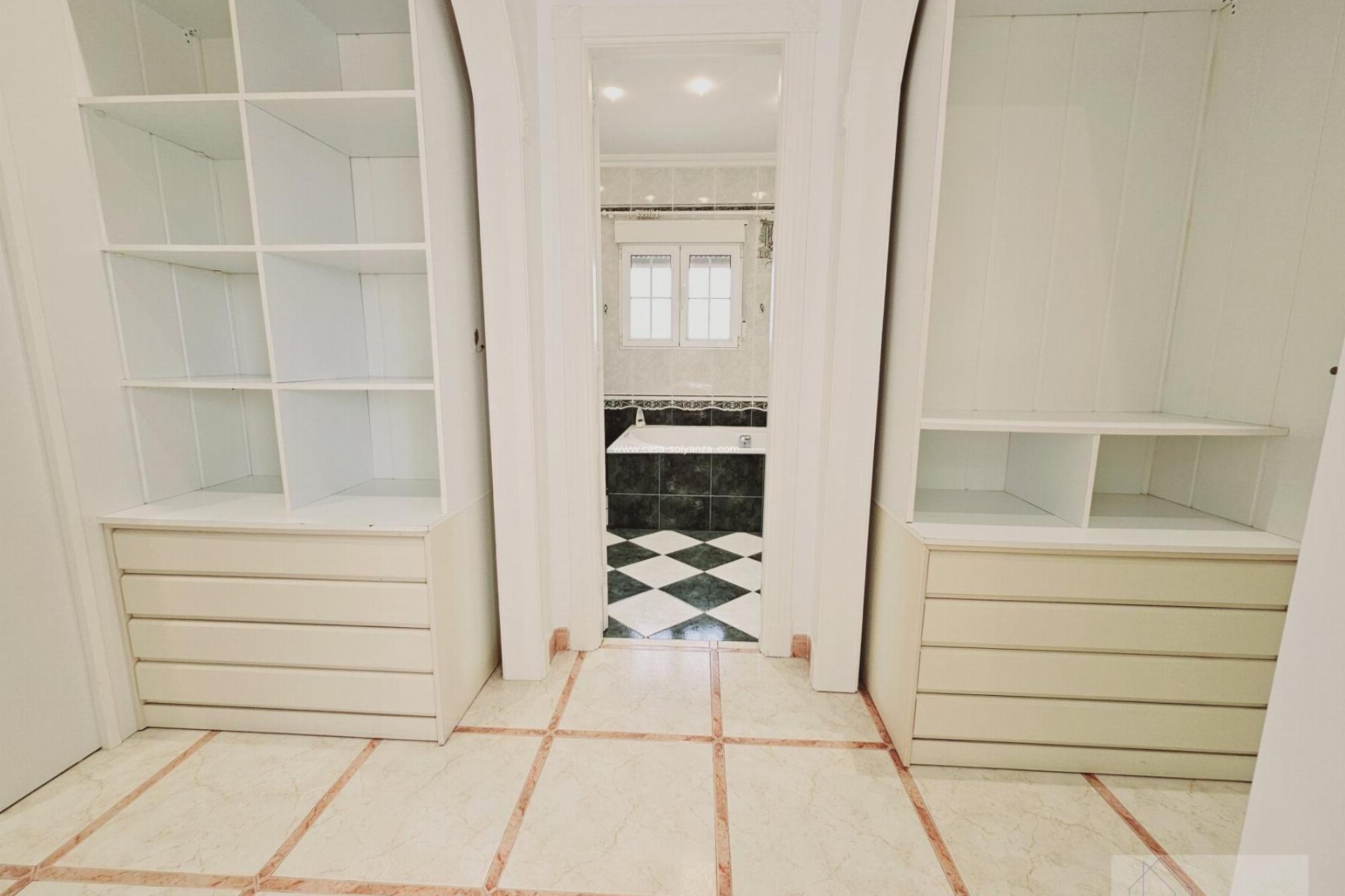 Resale - Villa - Torrevieja - La Siesta