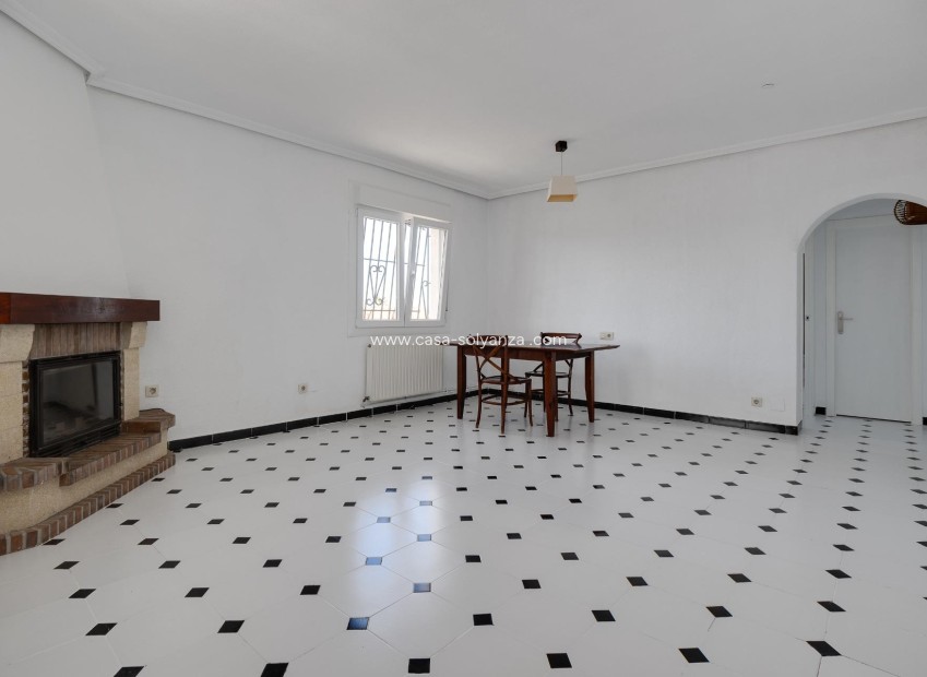 Resale - Villa - Torrevieja - La Siesta