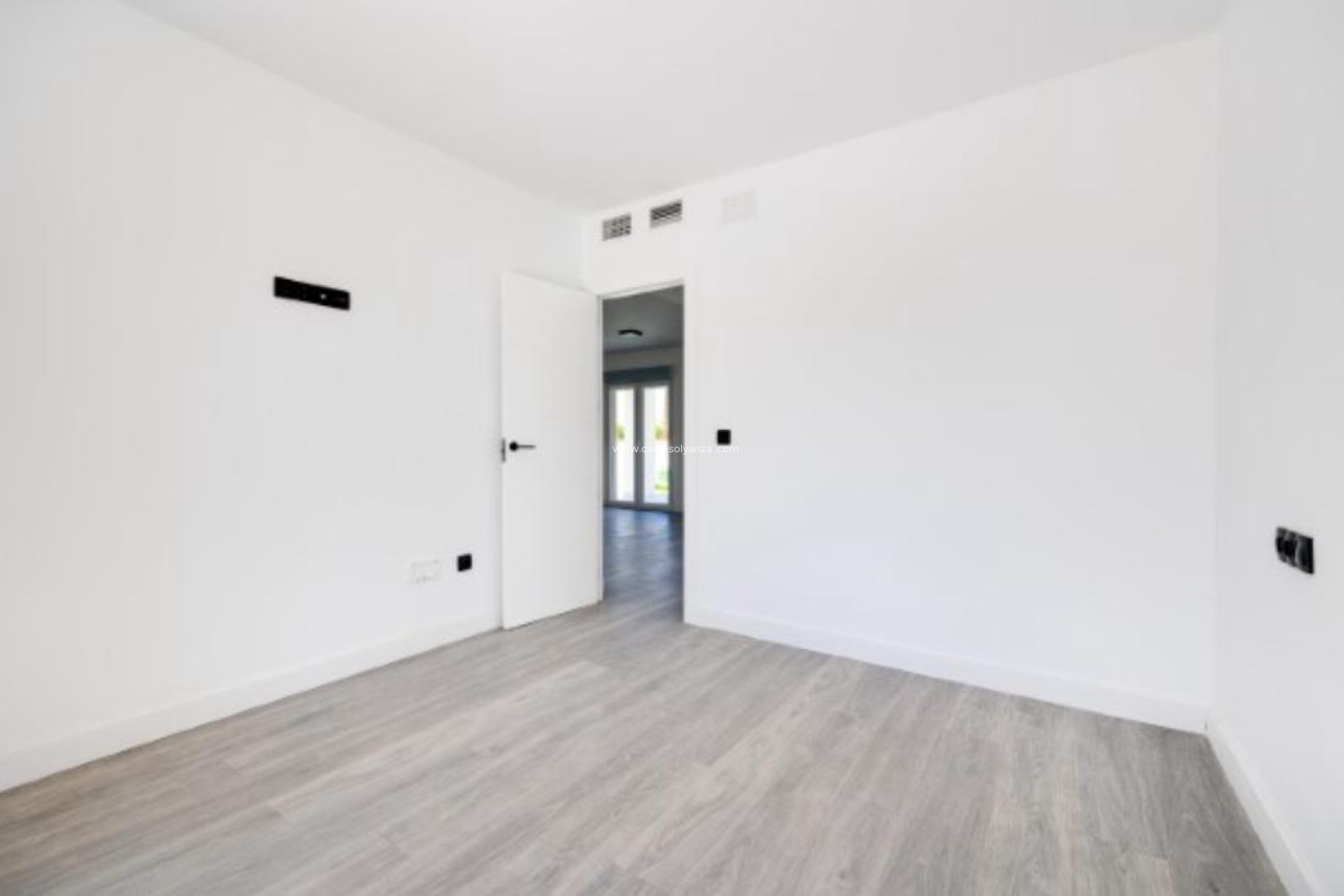 Resale - Villa - Torrevieja - La Siesta