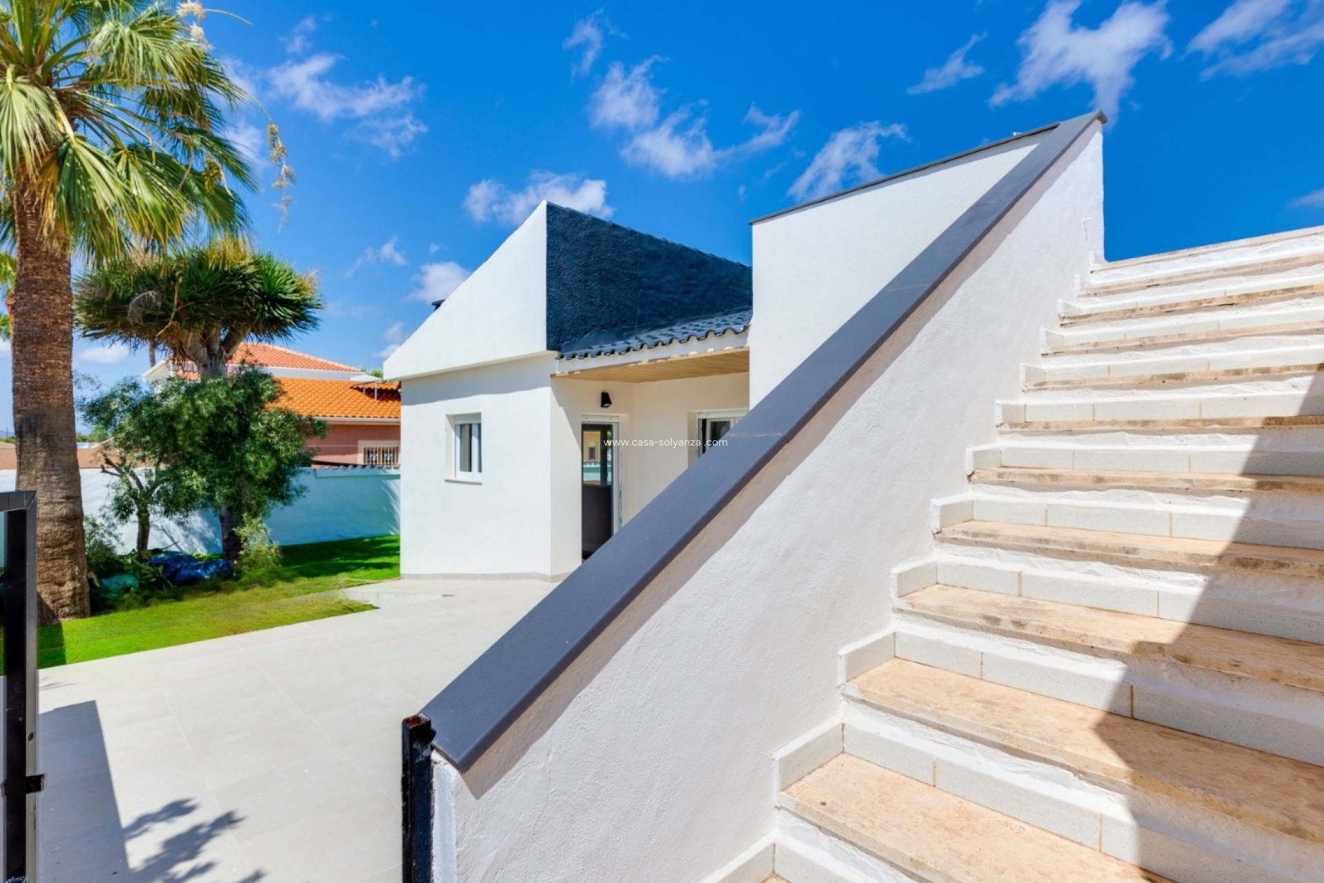 Resale - Villa - Torrevieja - La Siesta