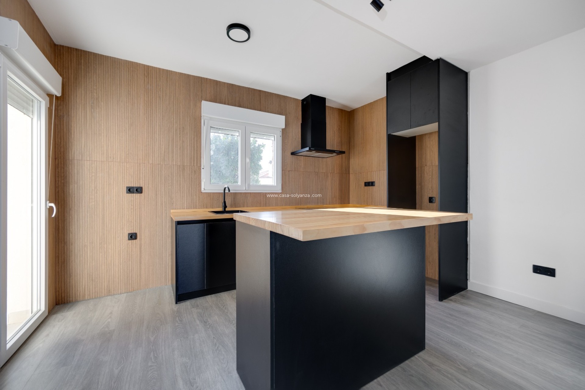 Resale - Villa - Torrevieja - La Siesta