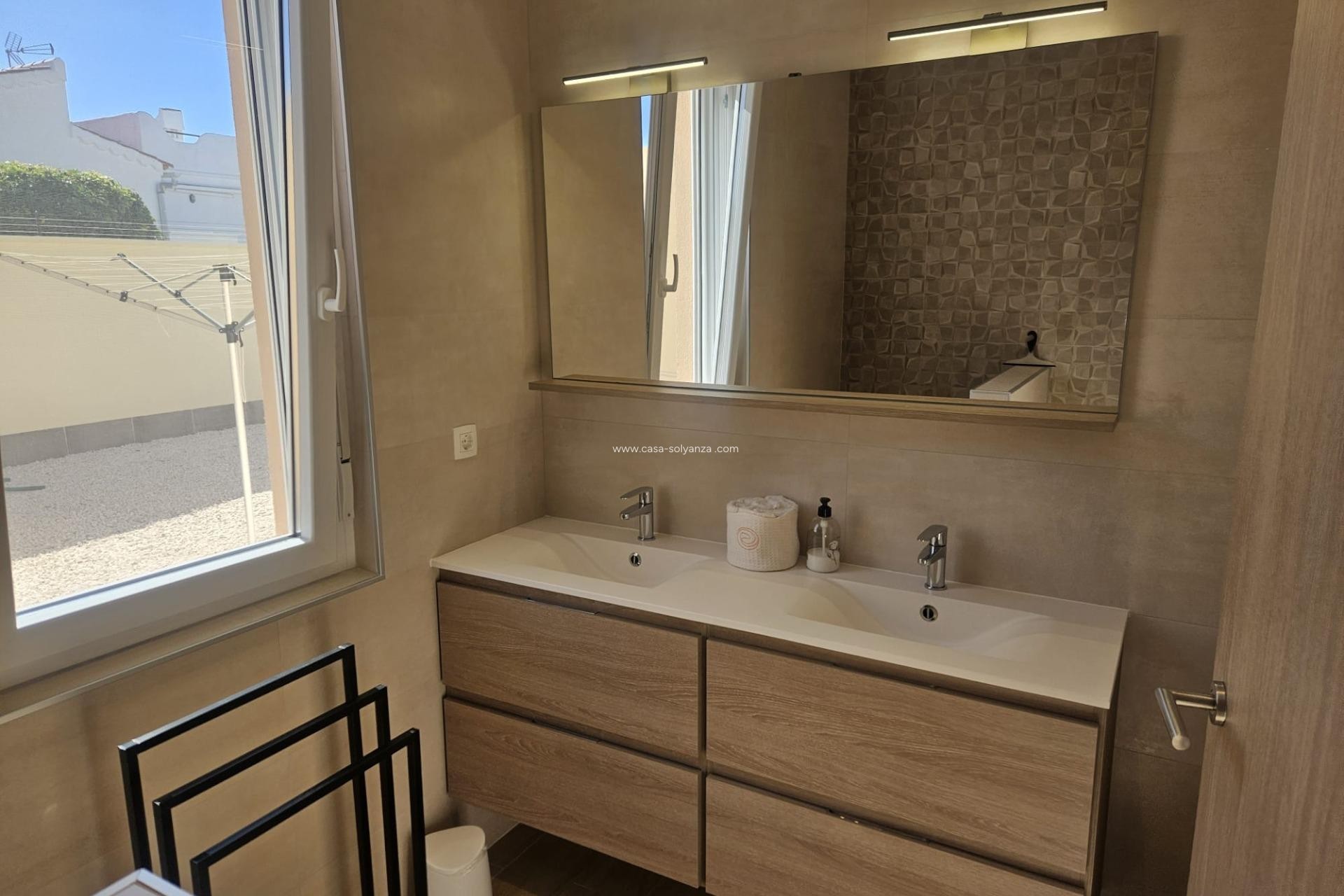 Resale - Villa - Torrevieja - La Siesta