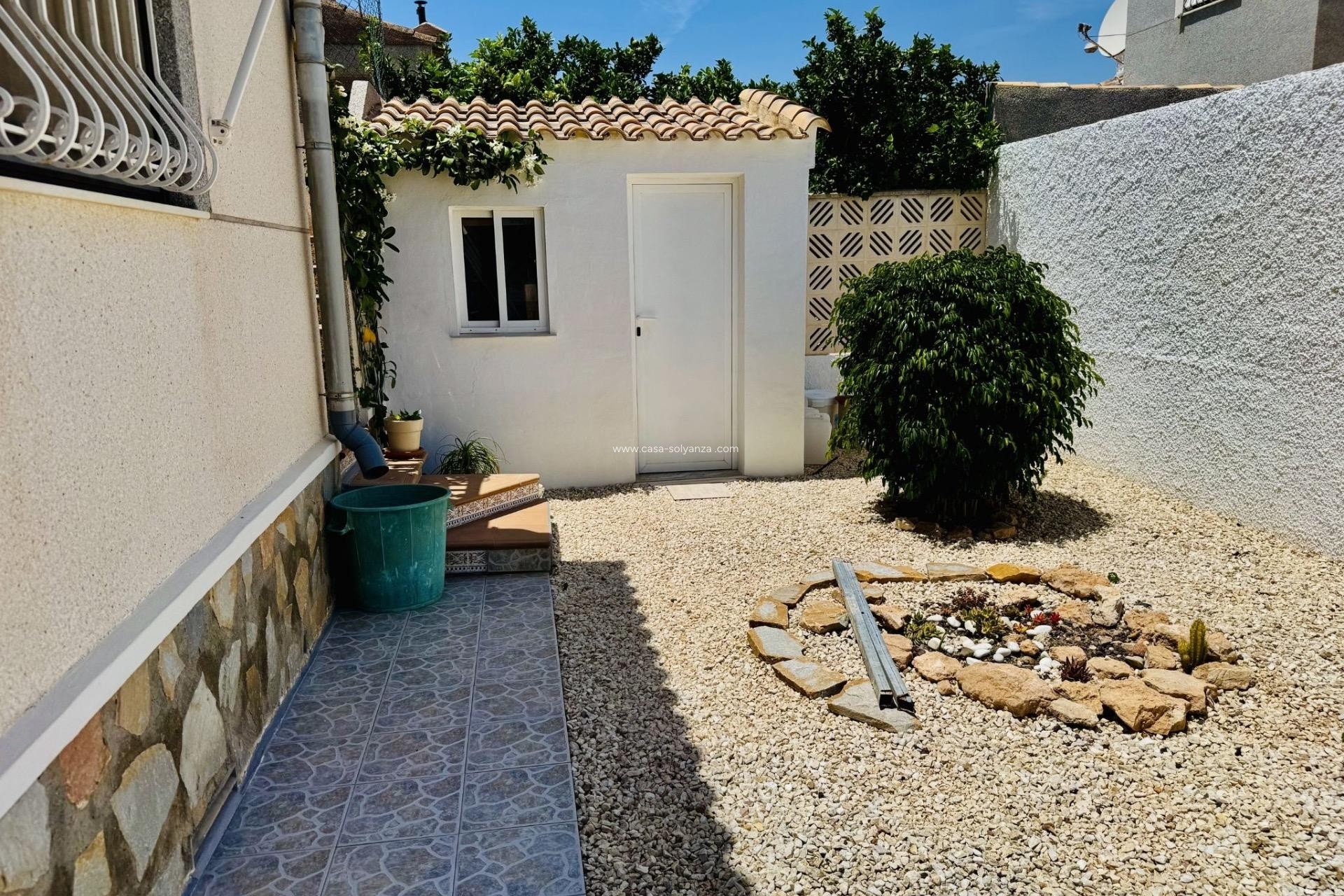 Resale - Villa - Torrevieja - La Siesta