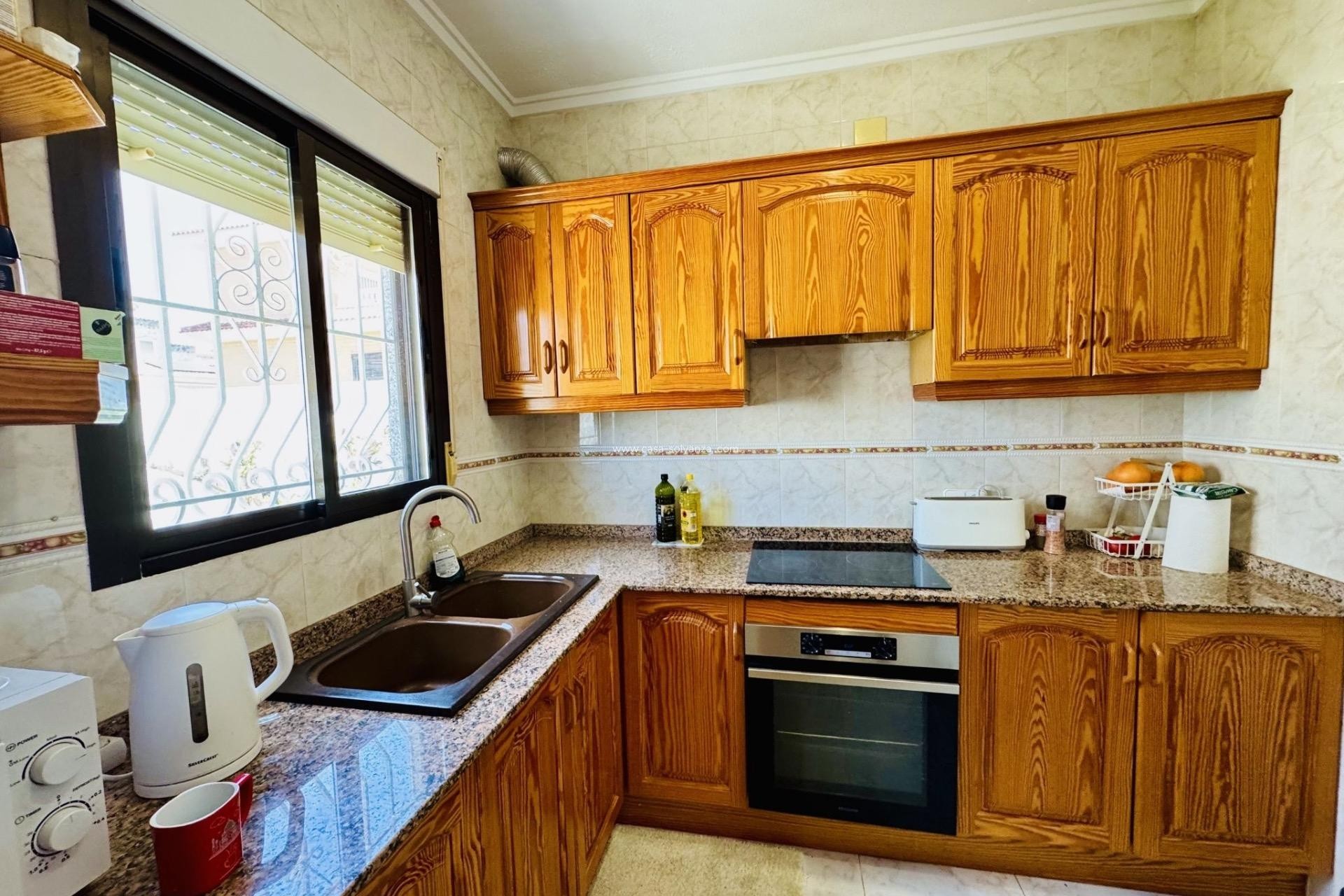 Resale - Villa - Torrevieja - La Siesta