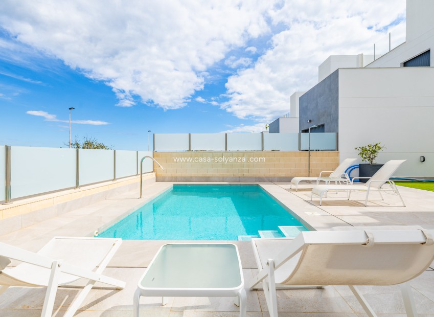 Resale - Villa - Torrevieja - Los Altos