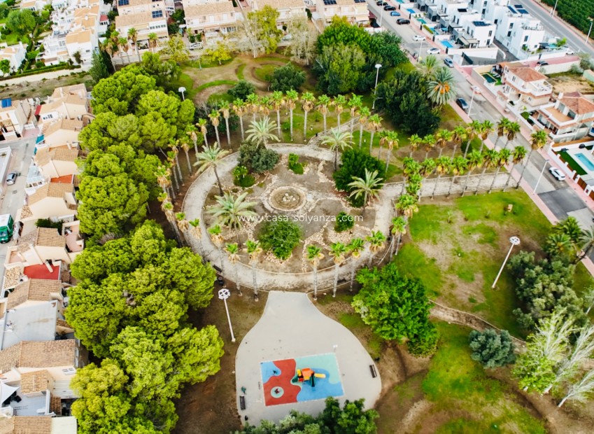 Resale - Villa - Torrevieja - Los Altos