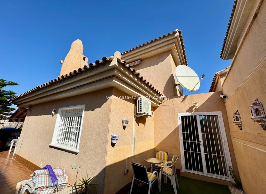 Resale - Villa - Torrevieja - Los Altos