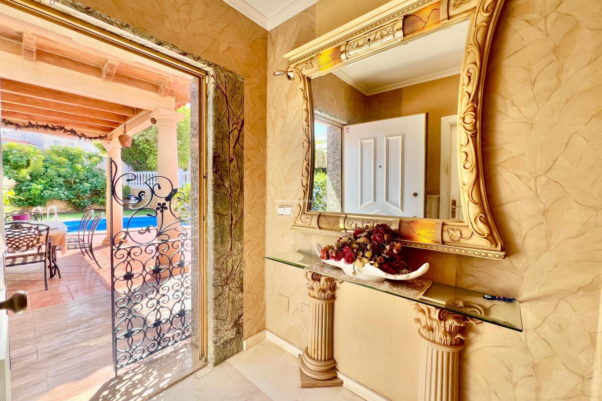 Resale - Villa - Torrevieja - Los Balcones