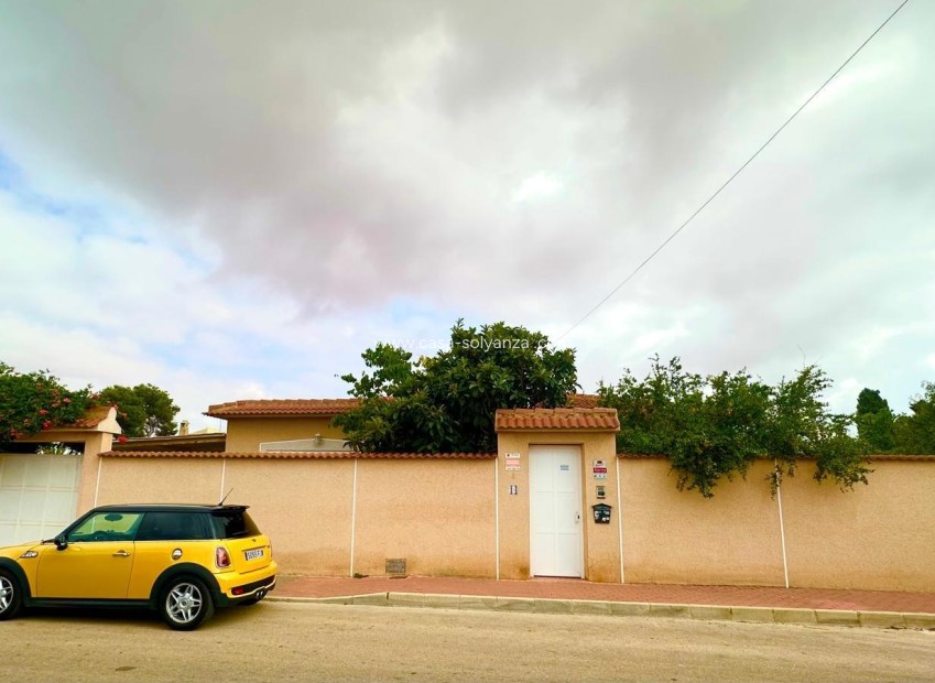 Resale - Villa - Torrevieja - Los Balcones