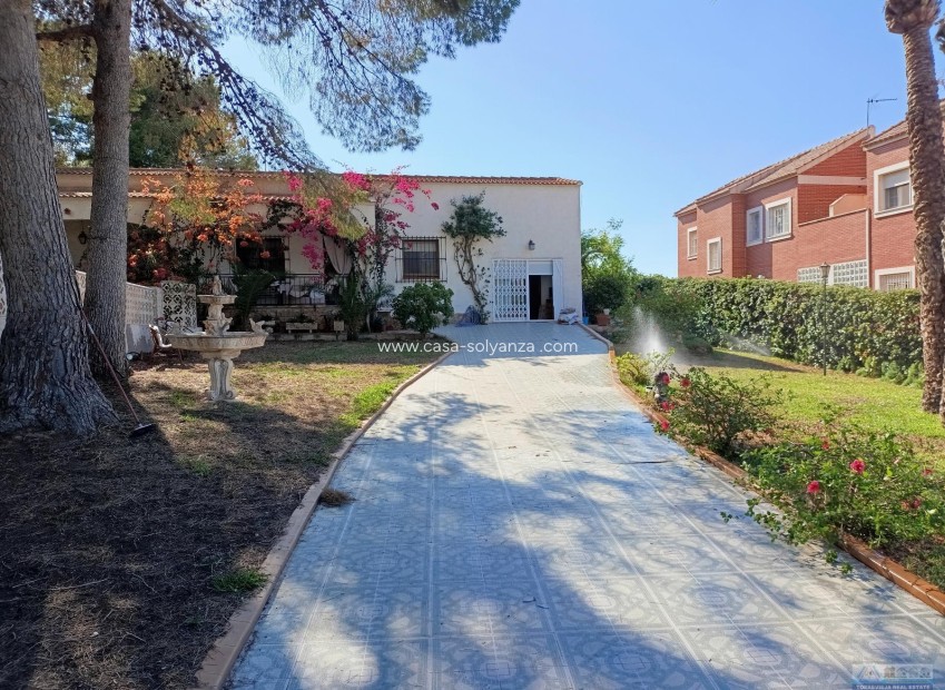 Resale - Villa - Torrevieja - Los Balcones