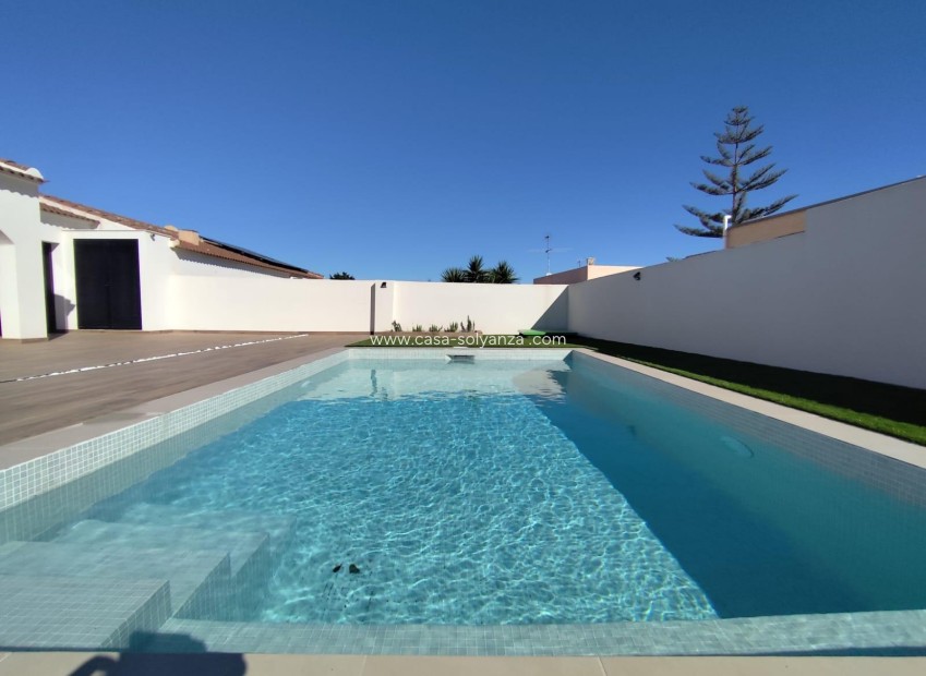 Resale - Villa - Torrevieja - Los Balcones