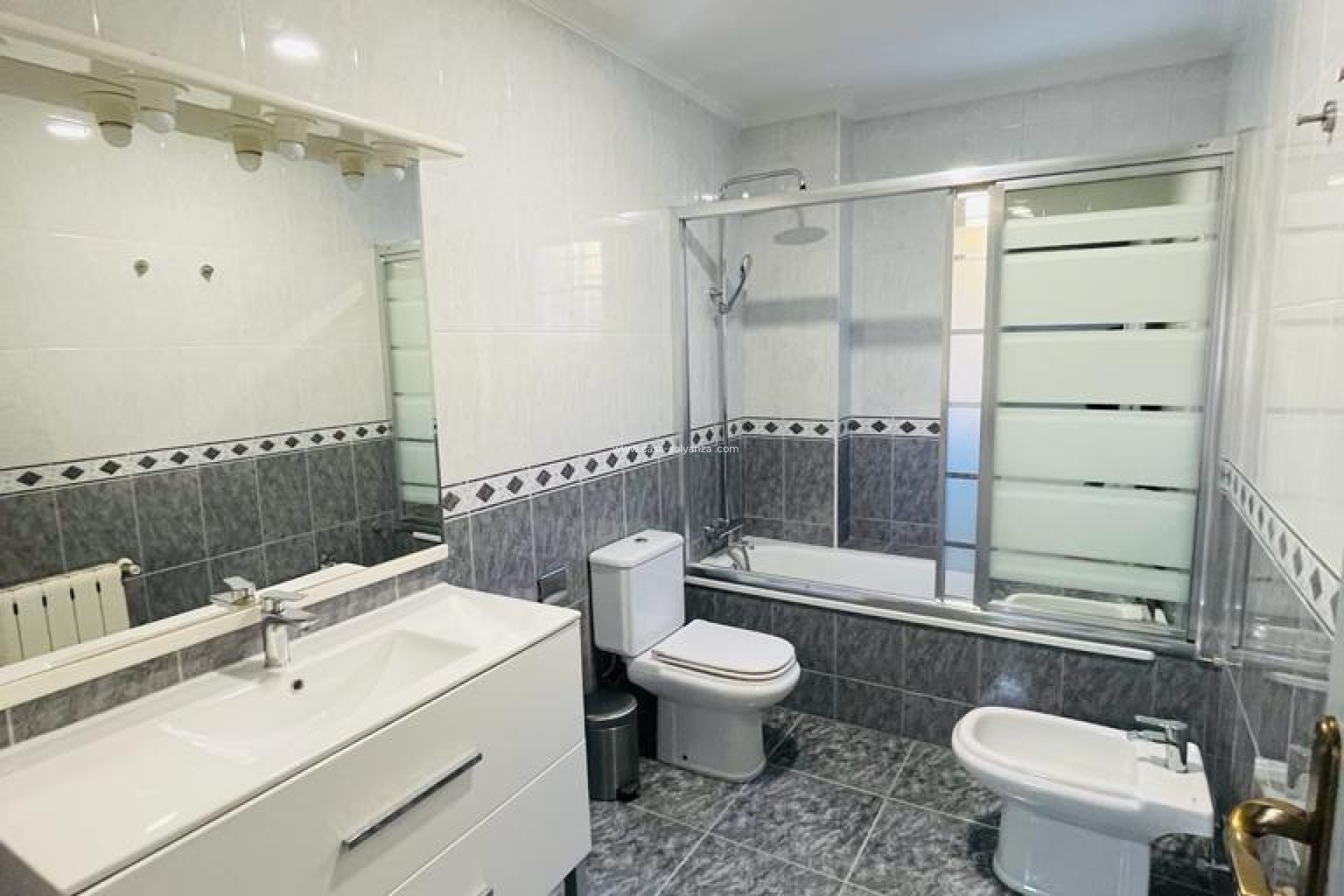 Resale - Villa - Torrevieja - Los Balcones