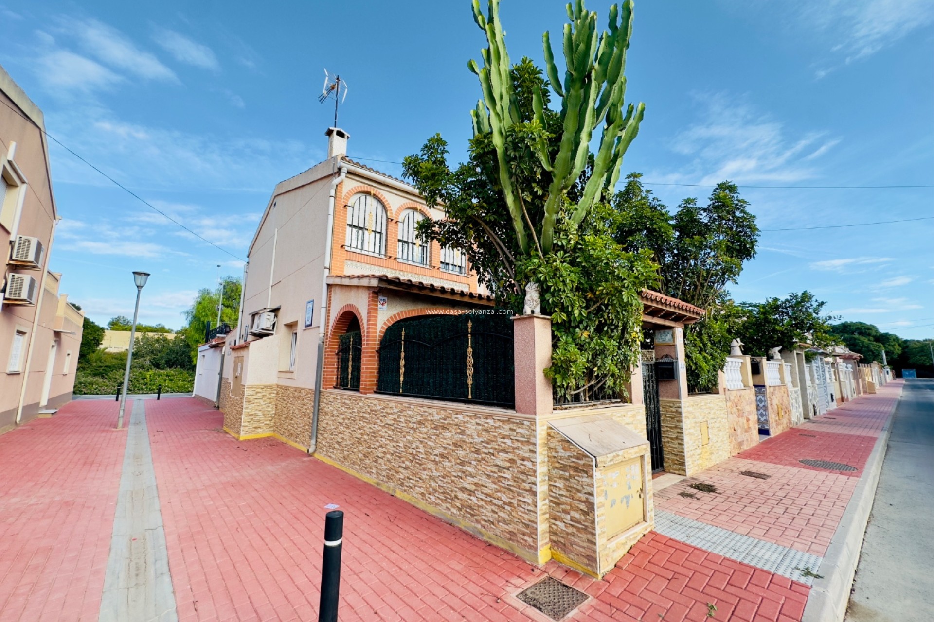 Resale - Villa - Torrevieja - Playa De Los Naufragos