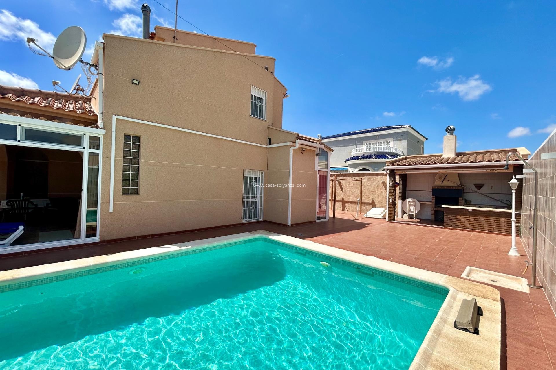 Resale - Villa - Torrevieja - San Luis