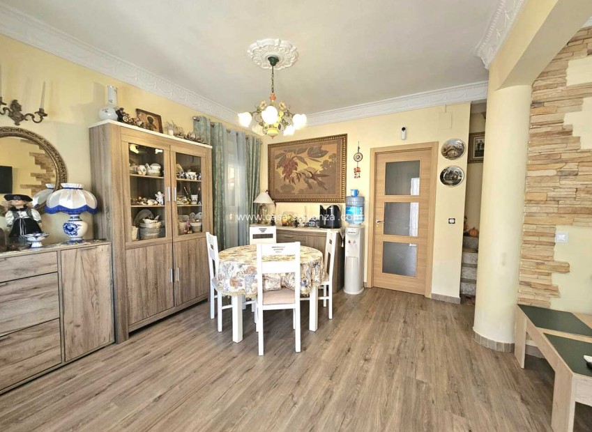 Resale - Villa - Torrevieja - Torre Del Moro