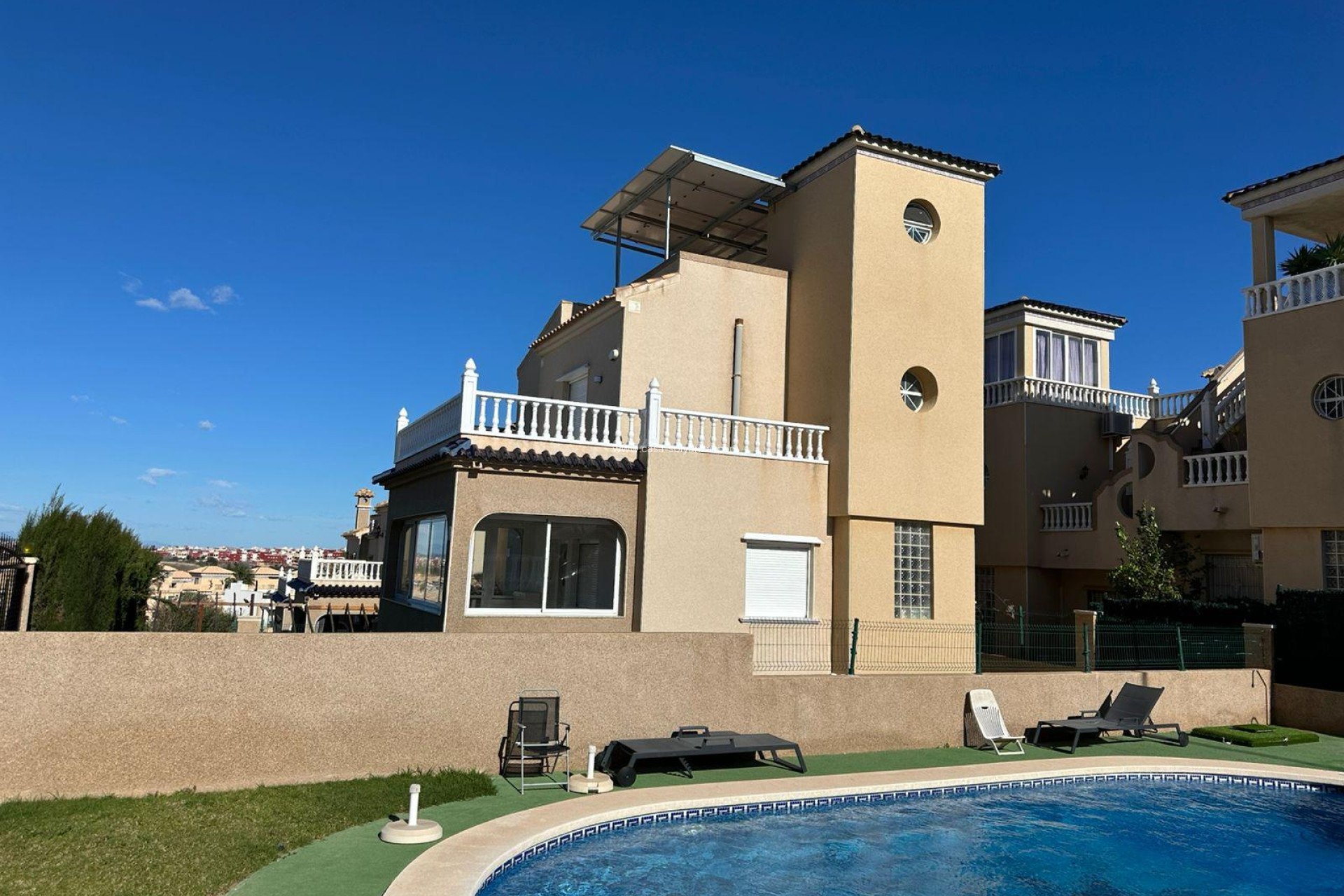 Resale - Villa - Torrevieja - VILLAMARTIN