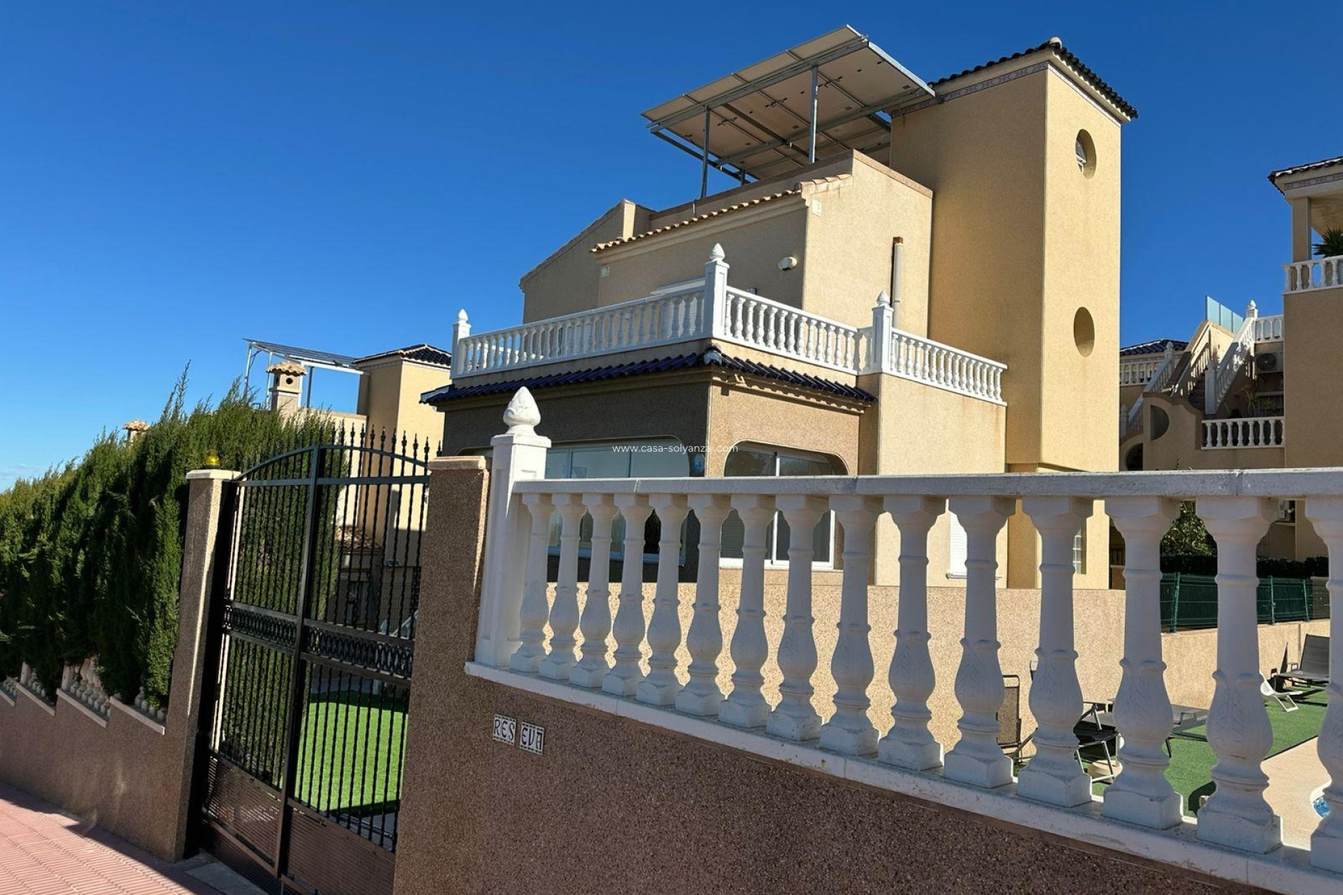 Resale - Villa - Torrevieja - VILLAMARTIN