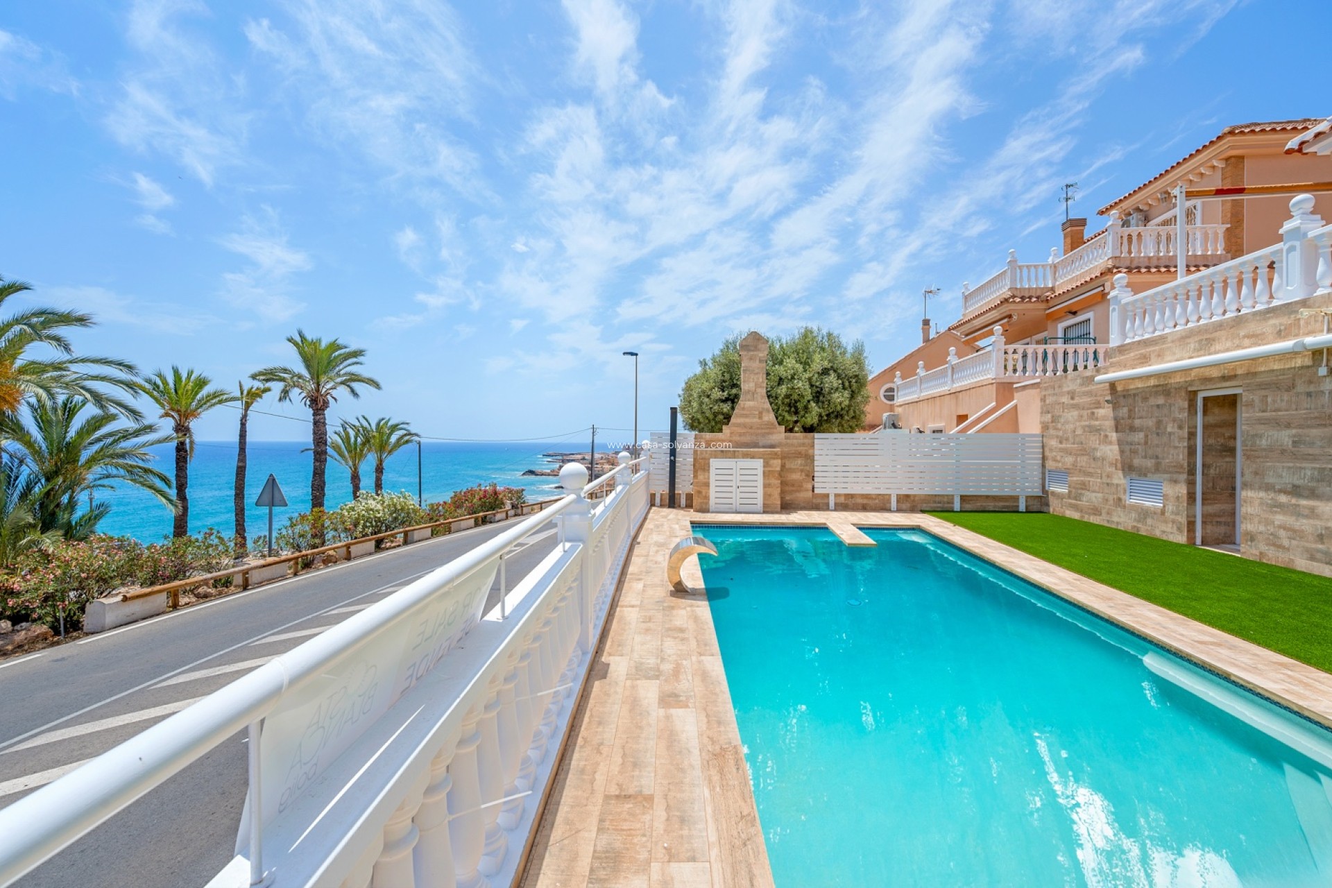Resale - Villa - Torrevieja