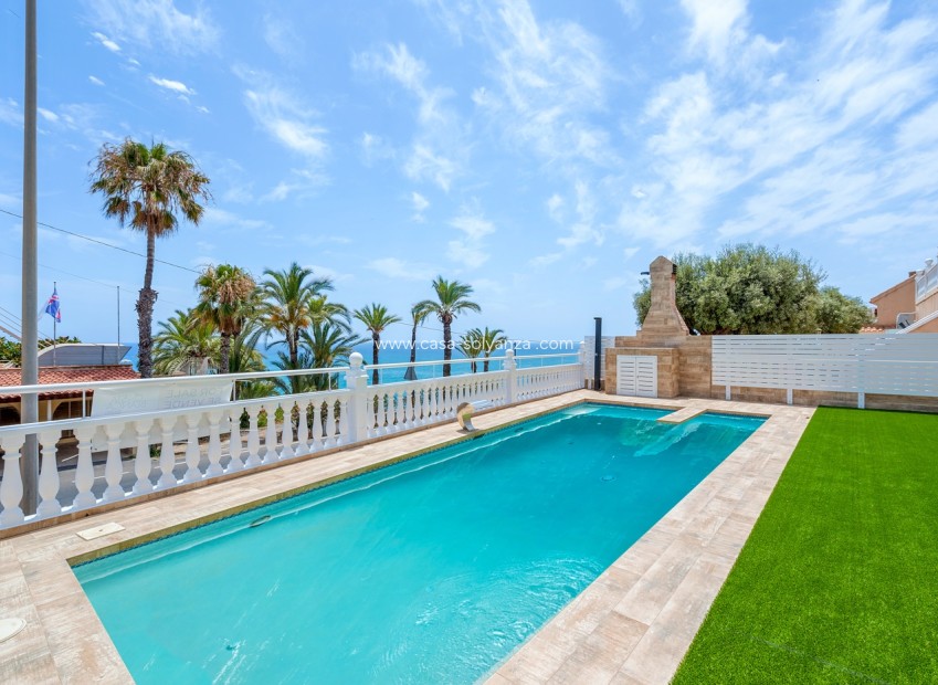 Resale - Villa - Torrevieja