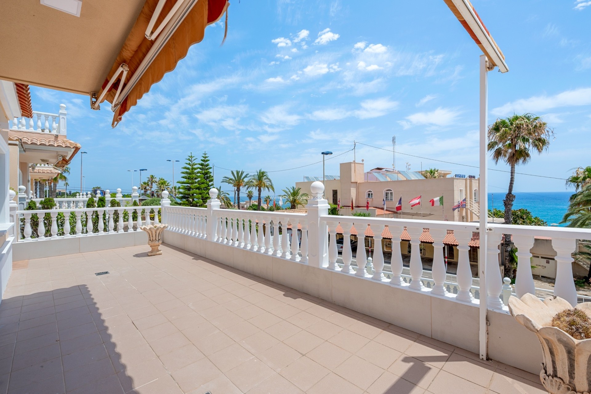 Resale - Villa - Torrevieja