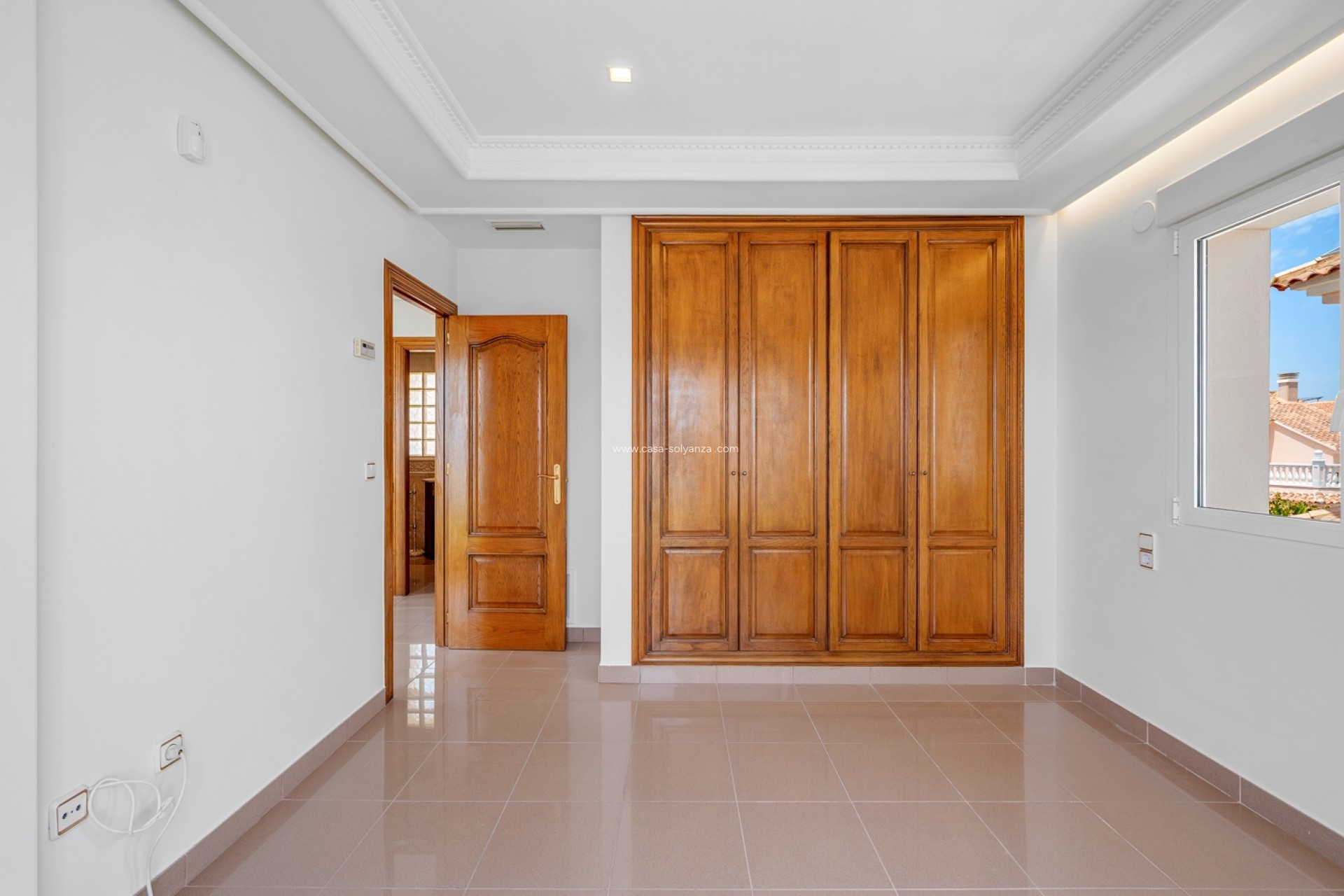 Resale - Villa - Torrevieja