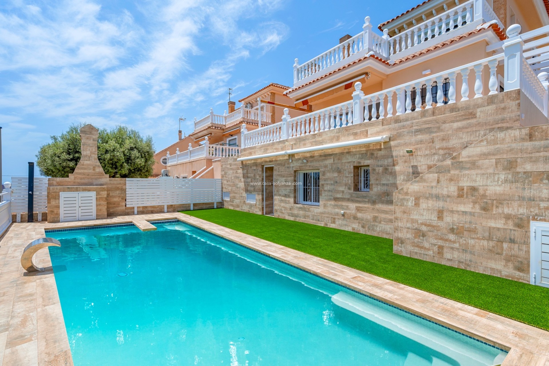 Resale - Villa - Torrevieja