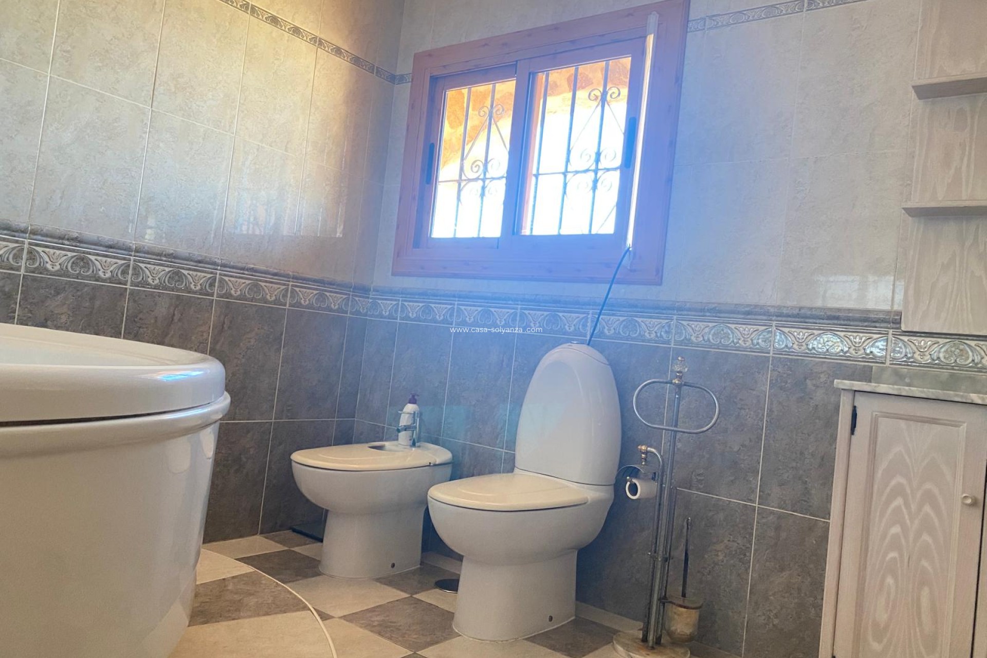 Resale - Villa - Torrevieja