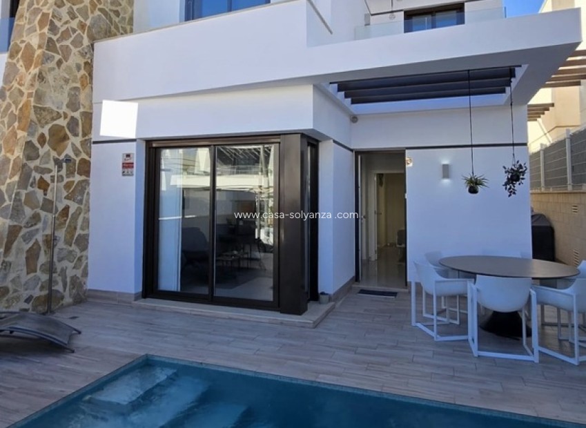 Resale - Villa - Villamartin - Costa Blanca