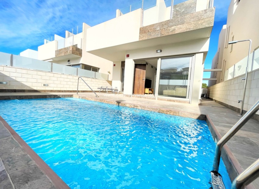 Resale - Villa - Villamartin - Costa Blanca