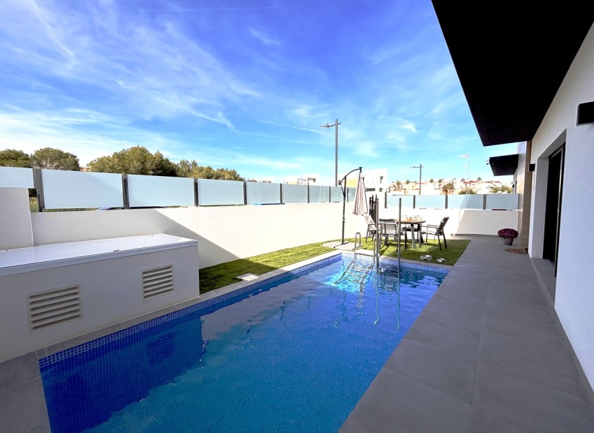 Resale - Villa - Villamartin - Costa Blanca
