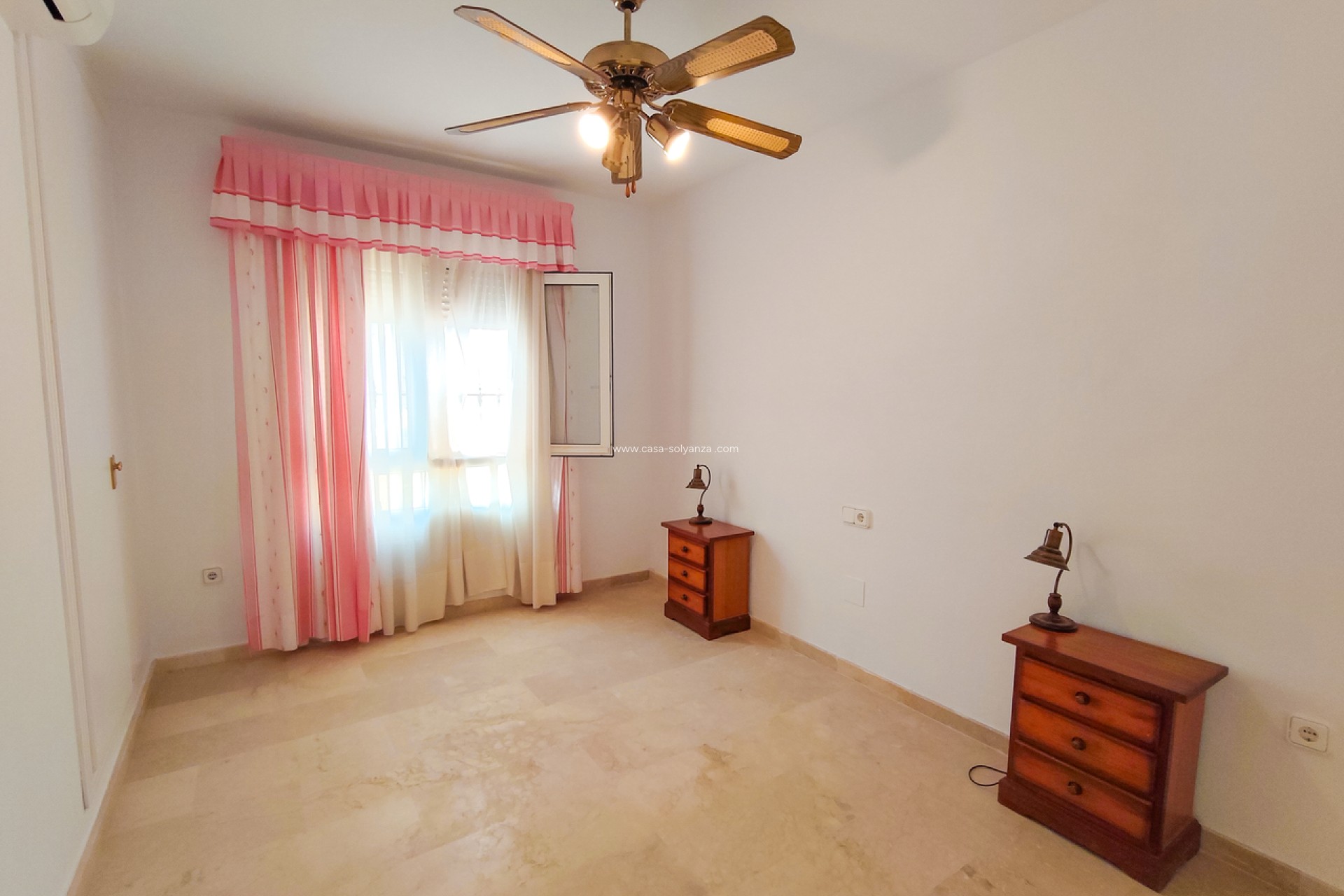 Resale - Villa - Villamartin - Villamartín
