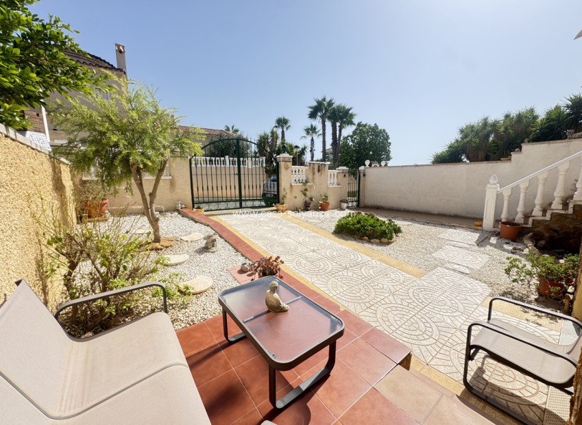 Resale - Villa - Villamartin - Villamartín