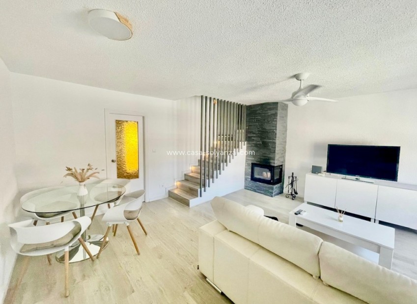 Reventa - Adosado - Aquilas