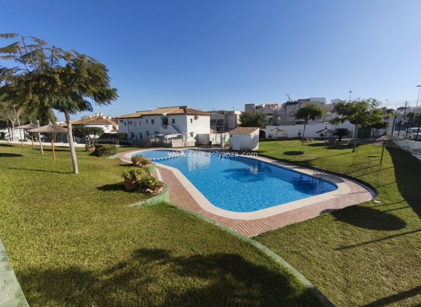 Reventa - Adosado - Torrevieja - Lago jardin