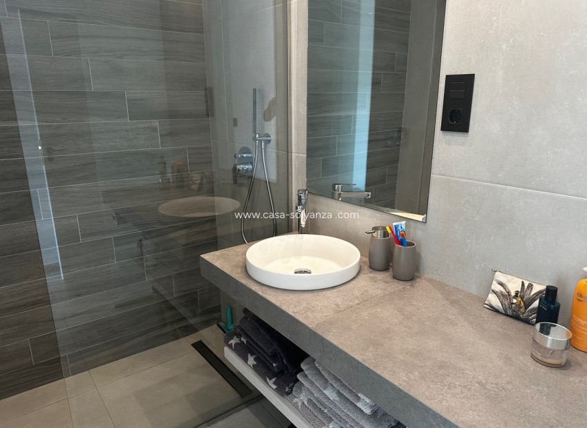 Reventa - Apartamento / piso - El Raso