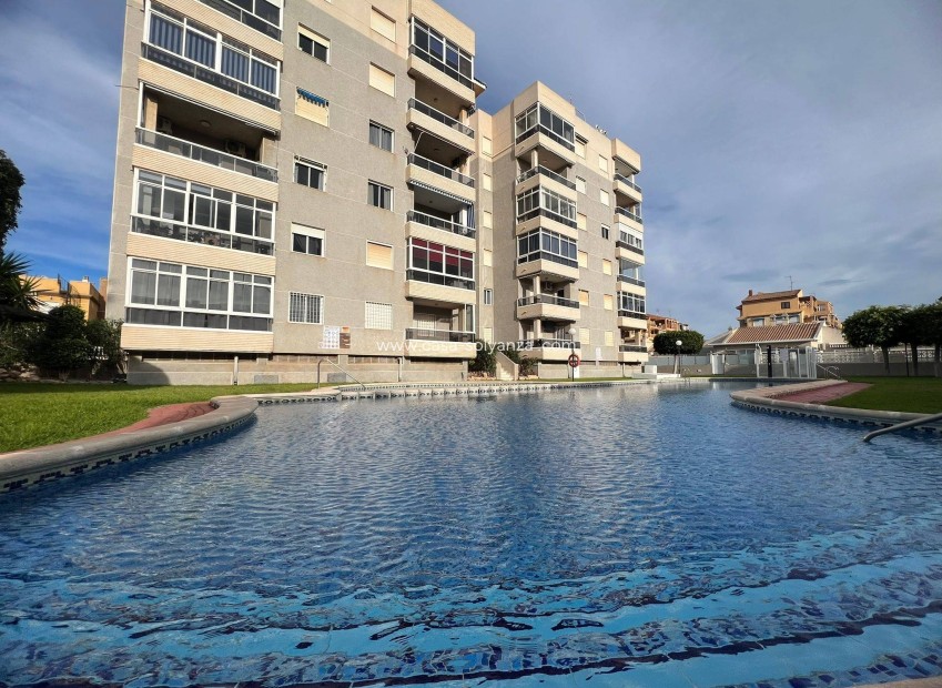 Reventa - Apartamento / piso - Torrevieja - Aguas nuevas