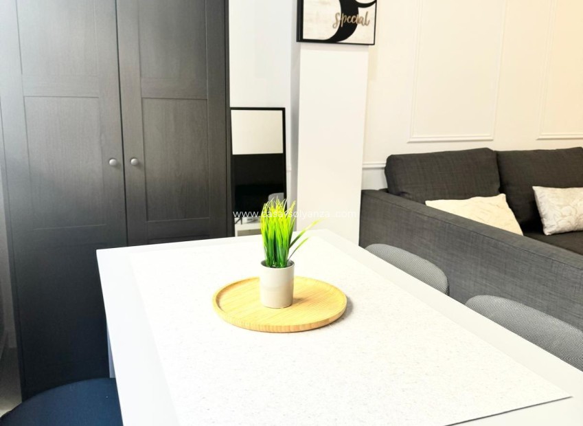 Reventa - Apartamento / piso - Torrevieja - Center