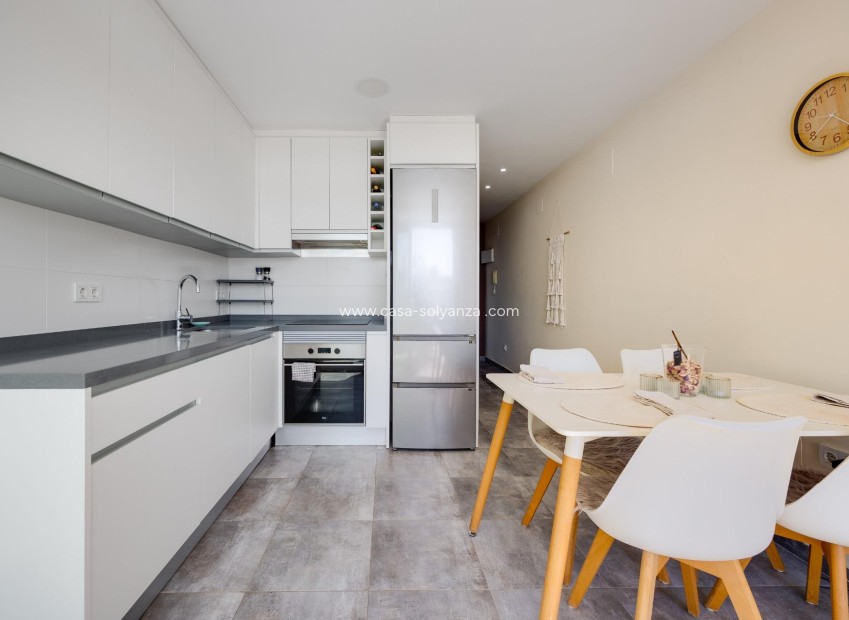 Reventa - Apartamento / piso - Torrevieja - Center