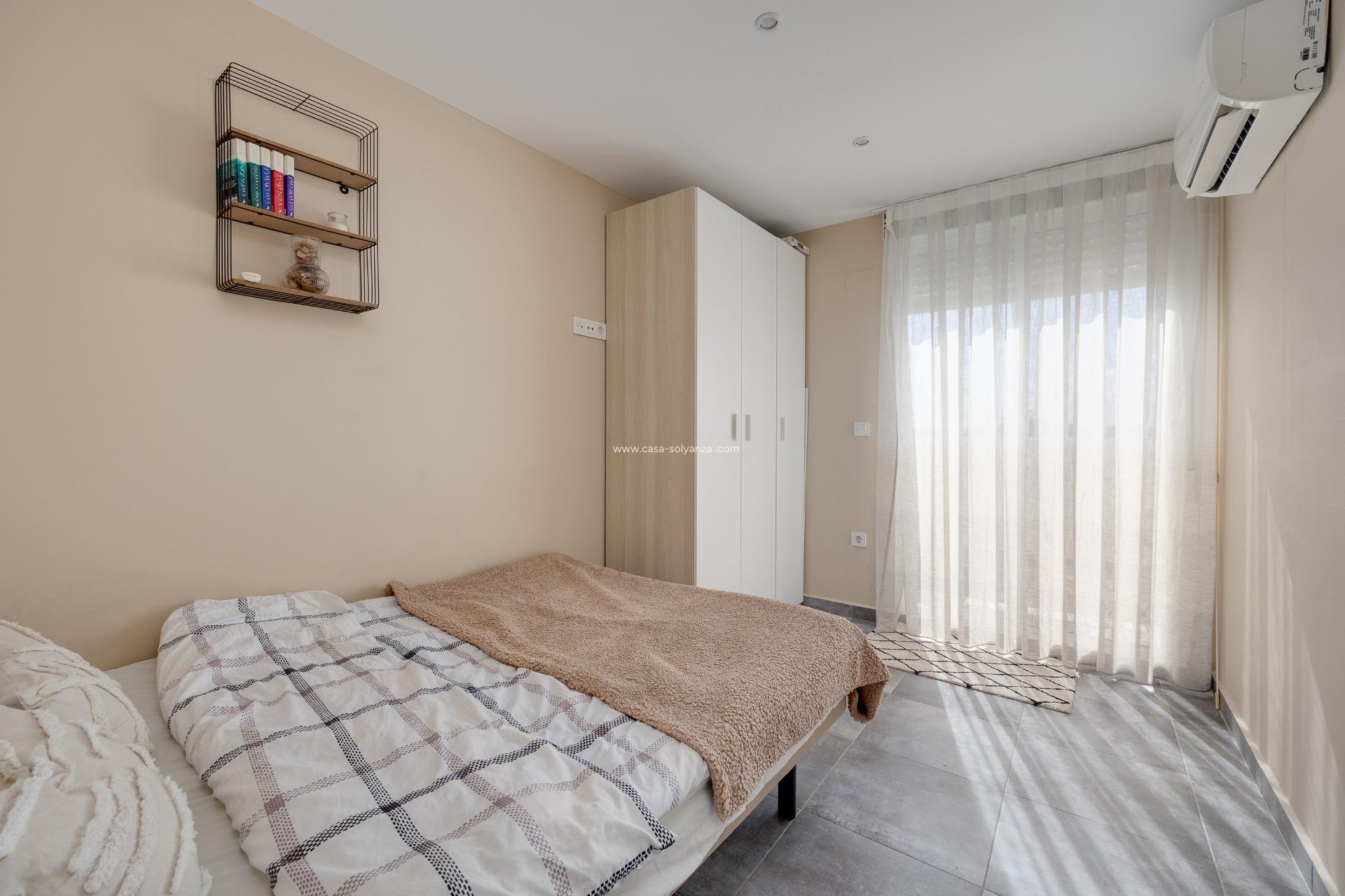 Reventa - Apartamento / piso - Torrevieja - Center