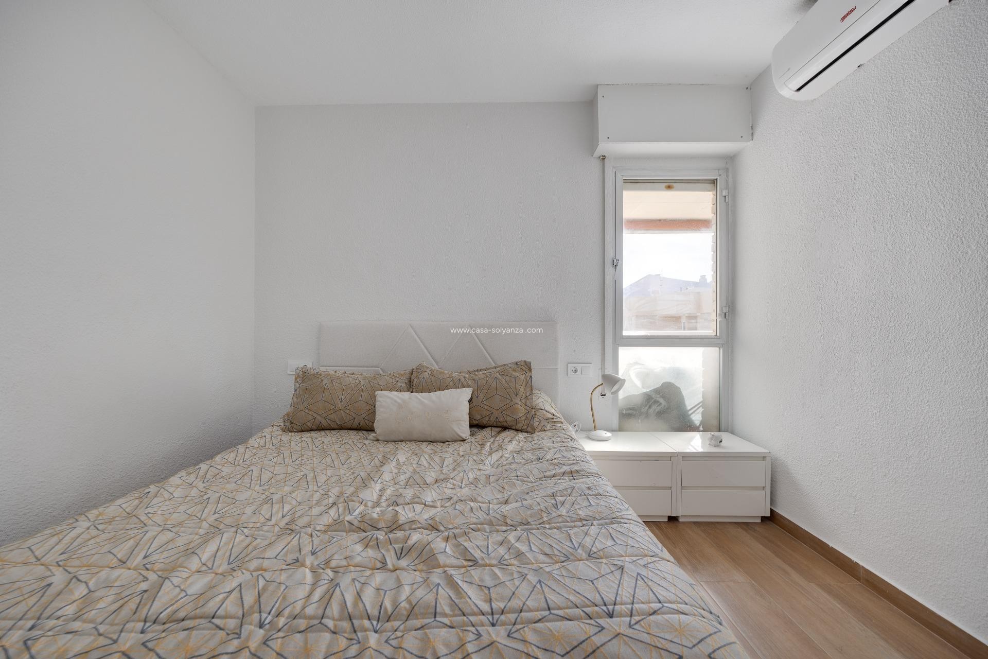 Reventa - Apartamento / piso - Torrevieja - Center