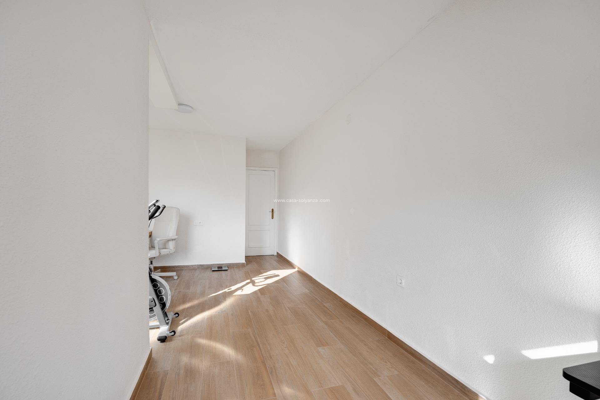 Reventa - Apartamento / piso - Torrevieja - Center