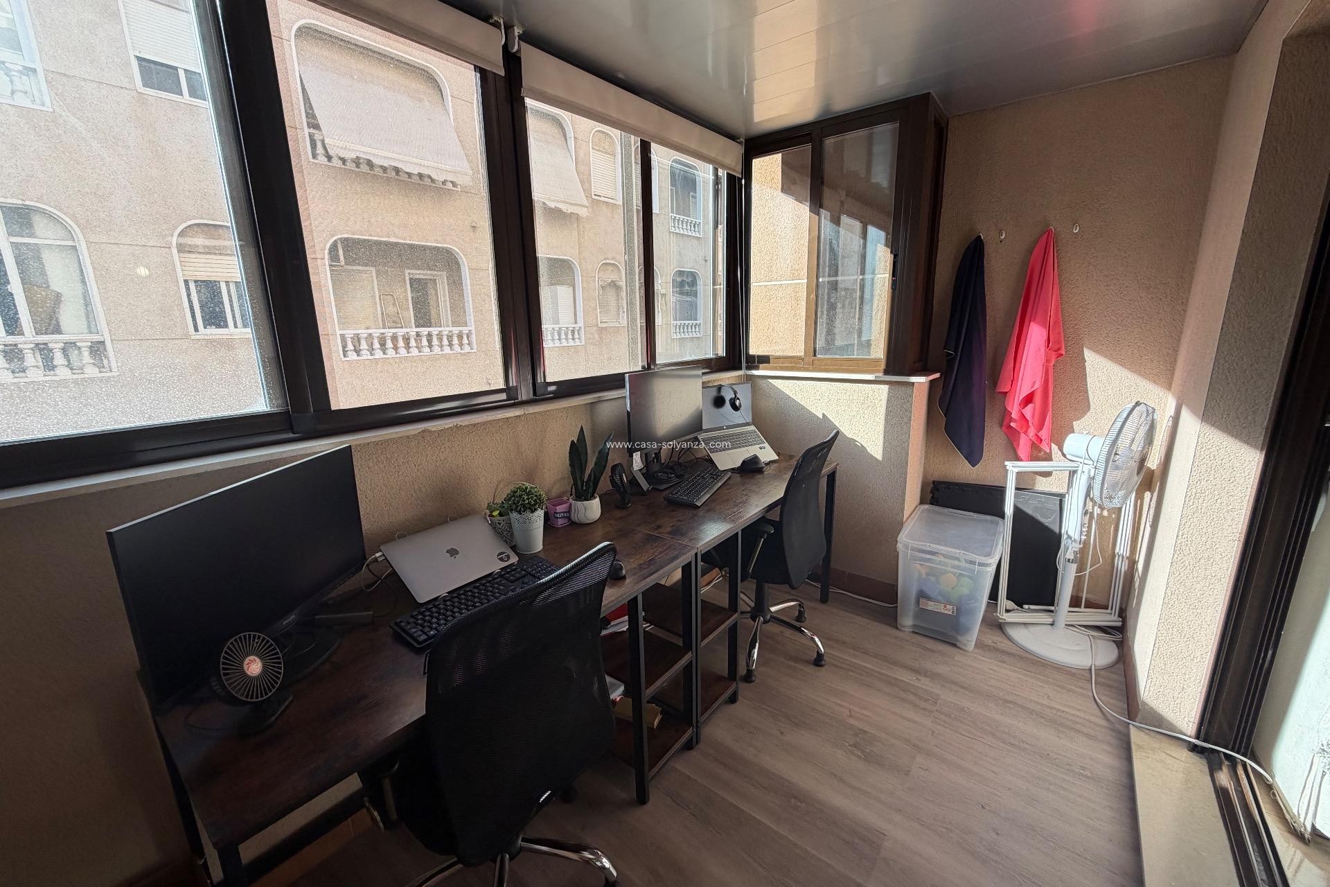 Reventa - Apartamento / piso - Torrevieja - Center