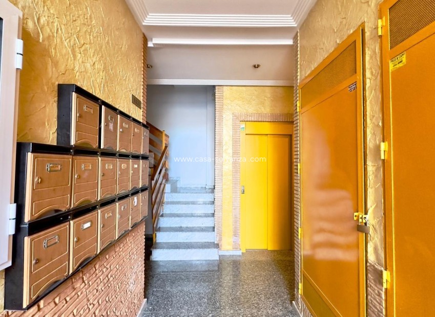 Reventa - Apartamento / piso - Torrevieja - Center