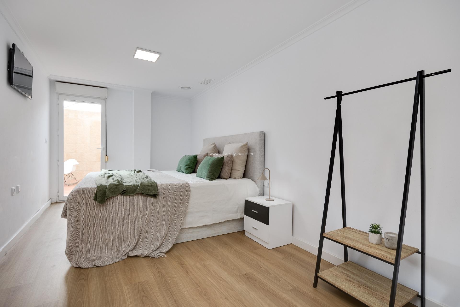 Reventa - Apartamento / piso - Torrevieja - Center