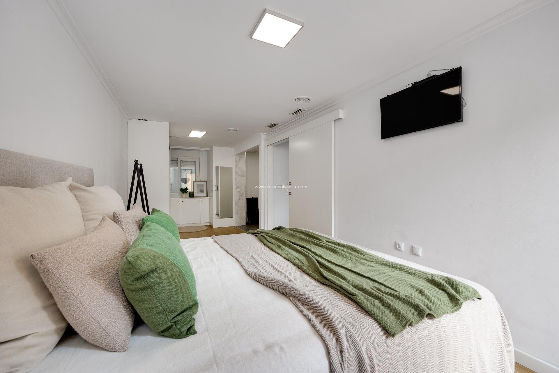 Reventa - Apartamento / piso - Torrevieja - Center