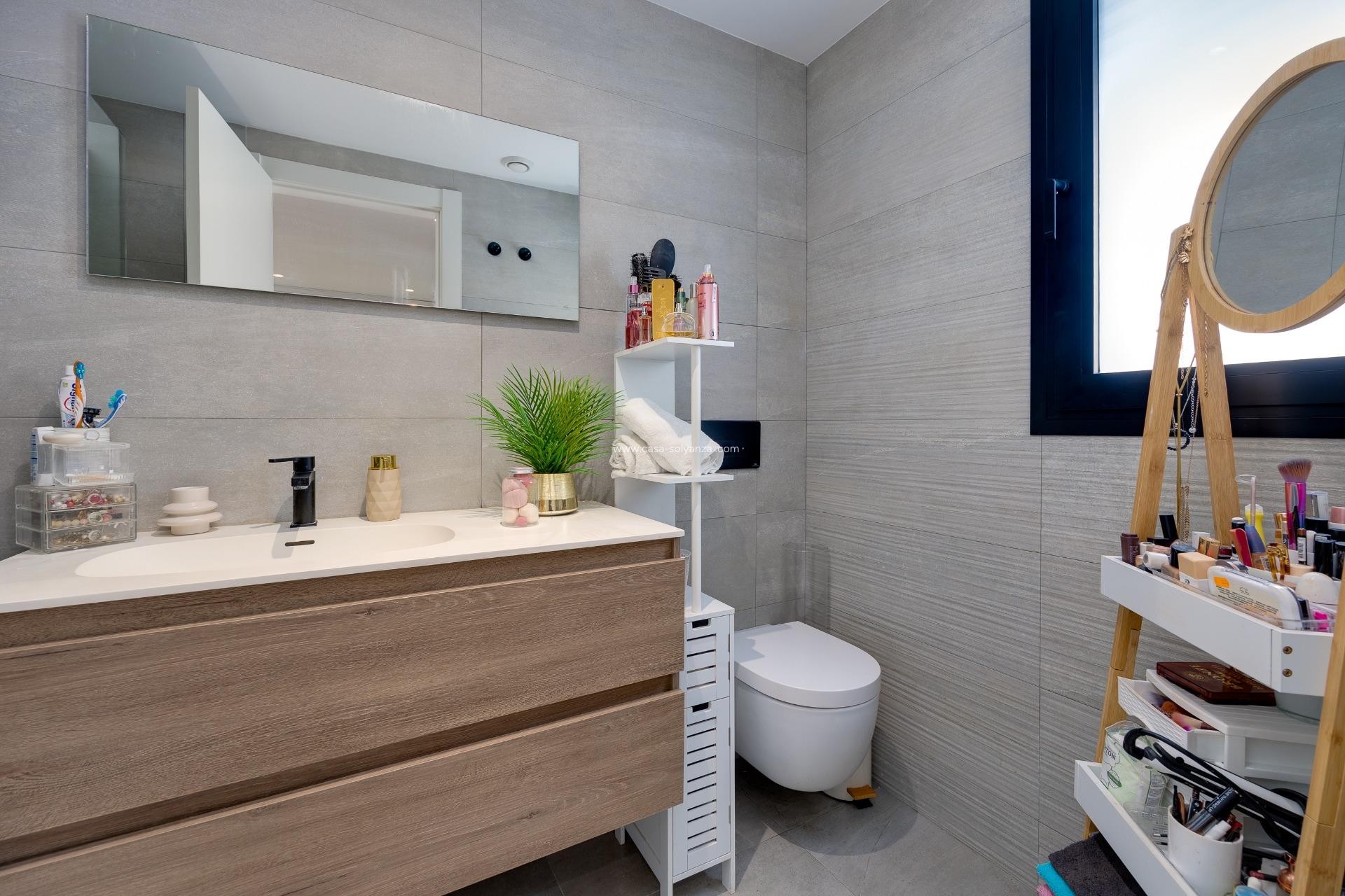 Reventa - Apartamento / piso - Torrevieja - Center