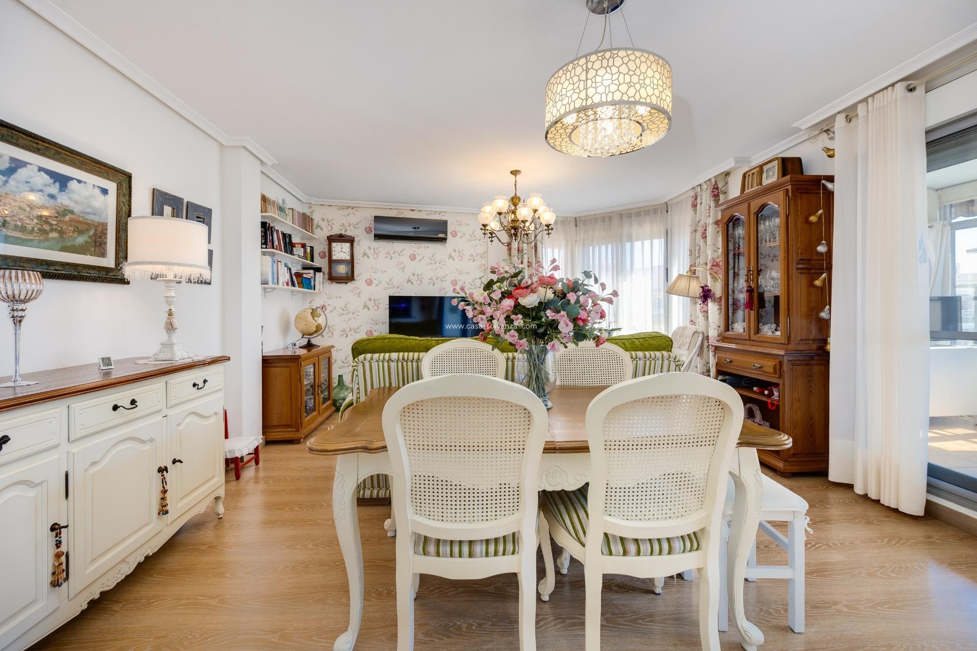 Reventa - Apartamento / piso - Torrevieja - Center