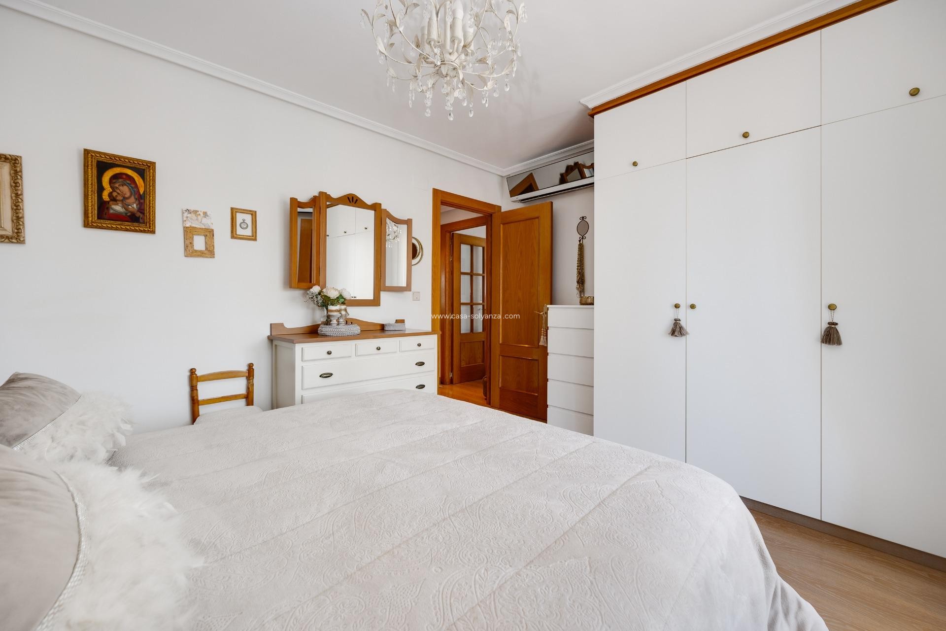 Reventa - Apartamento / piso - Torrevieja - Center