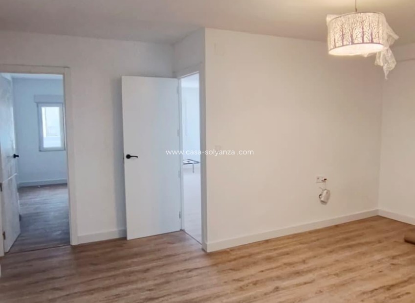 Reventa - Apartamento / piso - Torrevieja - Center